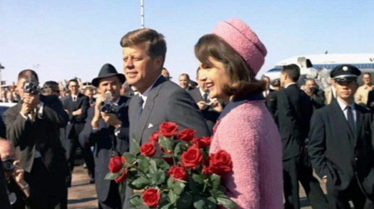 Tổng thống John F. Kennedy và phu nhân Jacqueline Kennedy tại Dallas. Ảnh: Nhà Trắng