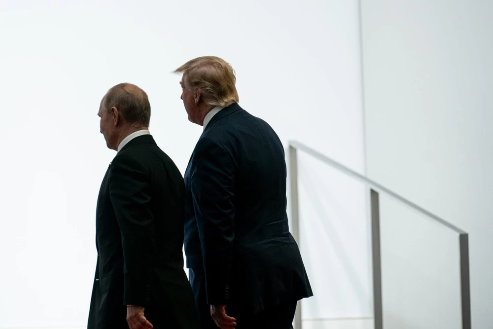 Tổng thống Mỹ Donald Trump (phải) và Tổng thống Nga Vladimir Putin tại Nhật năm 2019. Ảnh: THE NEW YORK TIMES