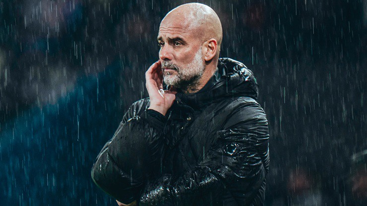 HLV Pep Guardiola đang phải trải qua những ngày tháng khó khăn nhất trong cuộc đời