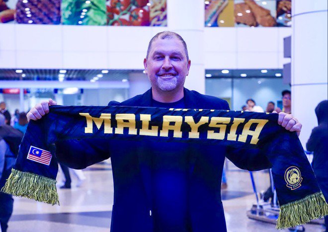 Tân HLV Peter Cklamovski của tuyển Malaysia