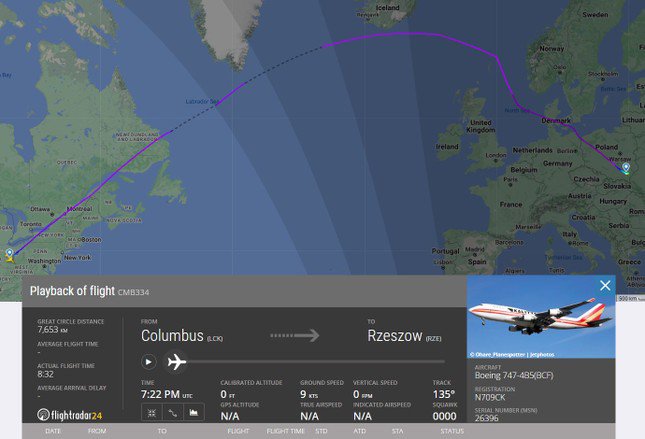 Ba máy bay chở hàng Boeing 747 của Mỹ hạ cánh tại sân bay Rzeszow-Jasionka của Ba Lan Ảnh: OSINT