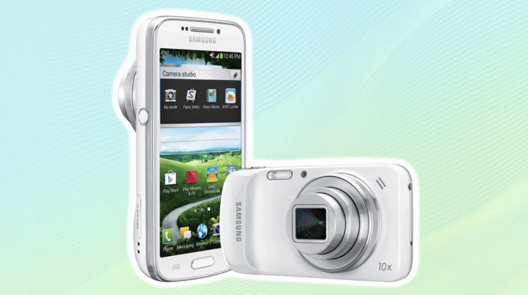 Samsung Galaxy S4 Zoom.