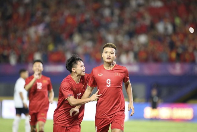 SEA Games 33: Thử tài ông Kim Sang-sik và nội lực bóng đá Việt - 1