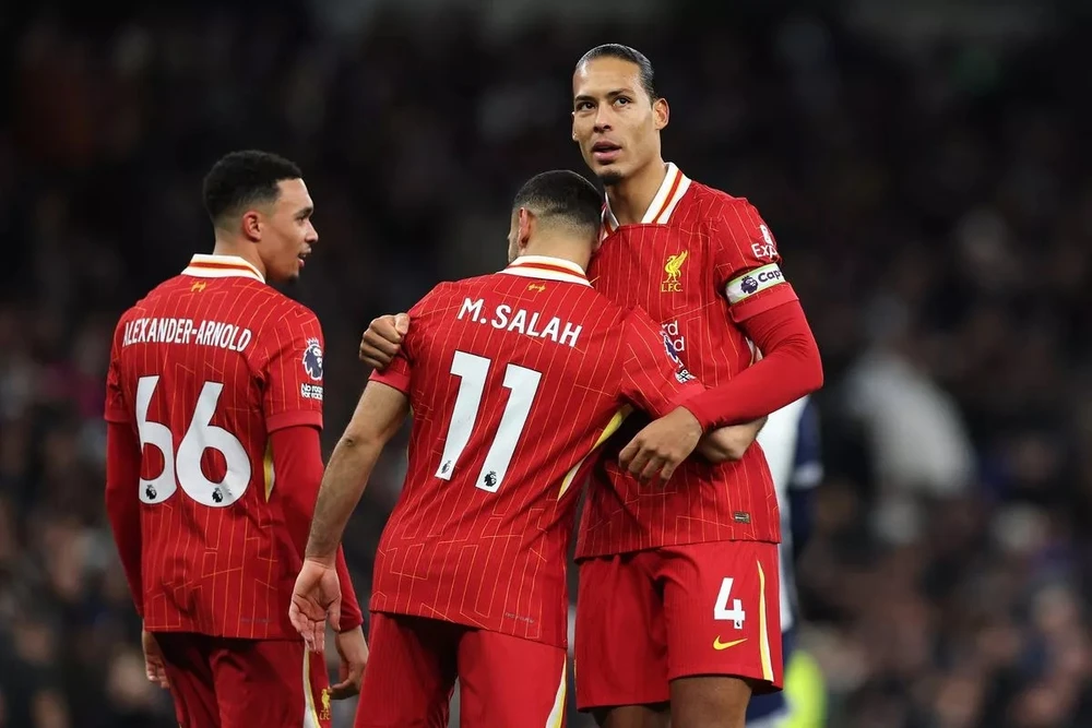 Trent Alexander-Arnold, Mo Salah và Van Dijk không nằm trong danh sách Liverpool đá trận cuối vòng bảng Champions League. ẢNH: GETTY