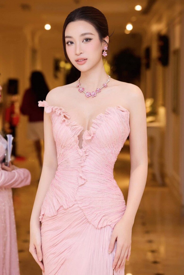 Diện áo dài đẹp chưa đủ, Đỗ Mỹ Linh gợi ý 3 kiểu tóc đúng chuẩn Hoa hậu ...