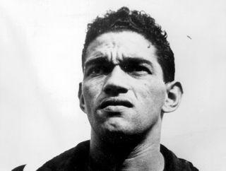 Garrincha chụp ảnh tại Botafogo năm 1961. (Nguồn hình ảnh: Alamy)