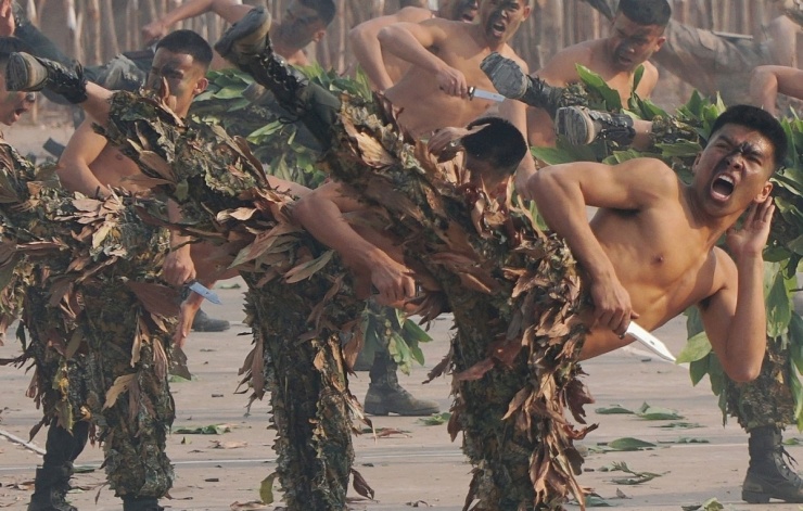 &#39;Chiến binh thép&#39; rèn luyện chống khủng bố - 2