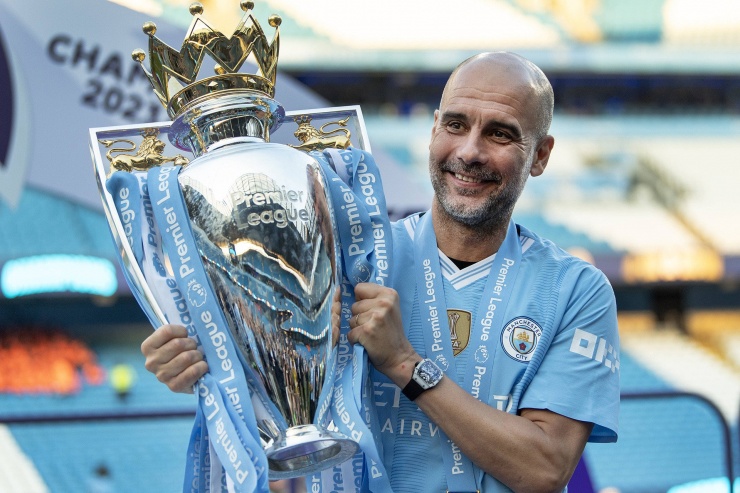 Guardiola duy trì lối sống sang trọng, ông sở hữu đồng hồ đắt giá RM 27-01 Tourbillon Rafael Nadal. Ảnh: Imago