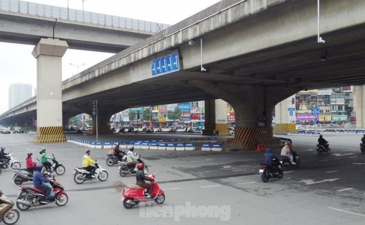 Ngoài ô tô, hệ thống camera giám sát giao thông còn có thể ghi lại hình ảnh, biển số xe máy nếu vi phạm để xử phạt.