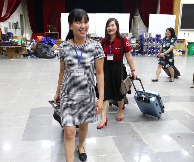 Cán bộ tham gia in sao đề thi sẽ "bị nhốt" và cách ly hoàn toàn với thế giới bên ngoài kể từ khi mở túi đề thi gốc cho đến kết thúc kỳ thi.