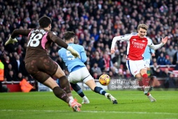 Ngỡ ngàng Arsenal phá lưới Man City cực sớm: Akanji mắc sai lầm khó tin