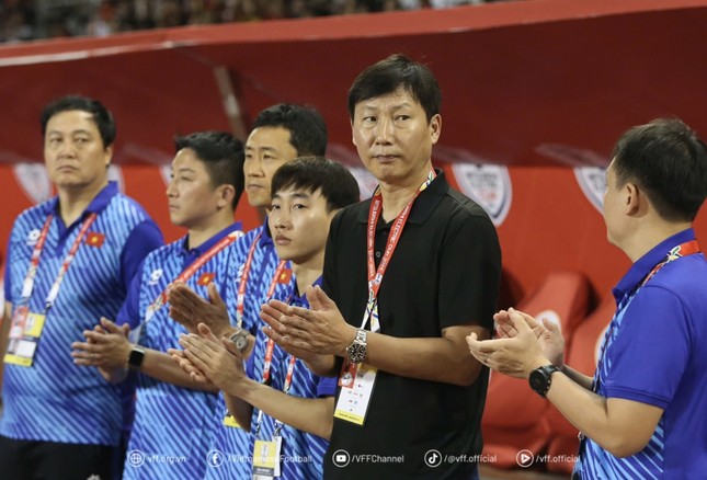 Vì sao đội tuyển Việt Nam liên tiếp chia tay các trợ lý của ông Kim Sang-sik sau ASEAN Cup 2024? - 1