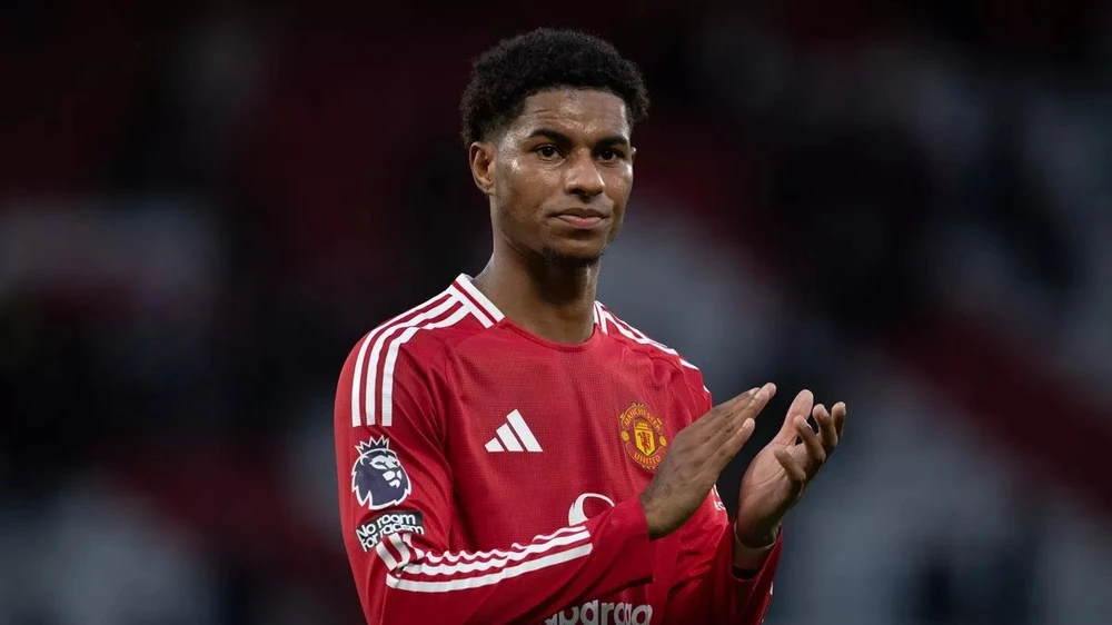 Mảnh giấy nhỏ Rashford để lại trường học cho thấy anh nặng tình với MU như thế nào. ẢNH: GETTY