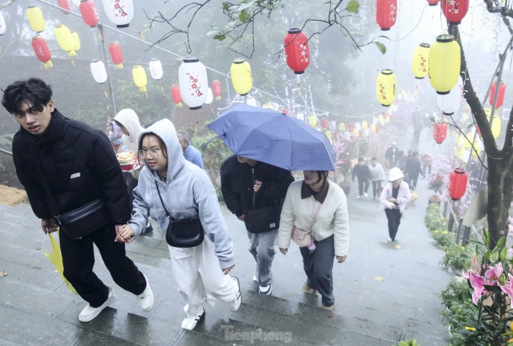 Dòng người hành hương về khu du lịch tâm linh nổi tiếng Hà Tĩnh - 7