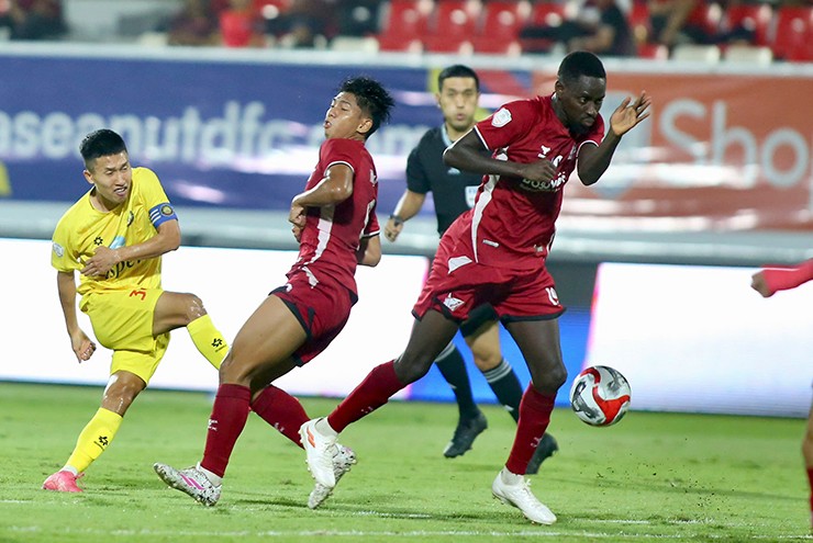 Video bóng đá PSM Makassar - Thanh Hóa: Quy luật nghiệt ngã, 3 bàn & thẻ đỏ (Cúp C1 Đông Nam Á)