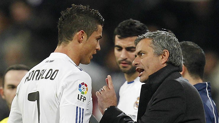 Ronaldo cũng từng có mối quan hệ căng thẳng với HLV Mourinho