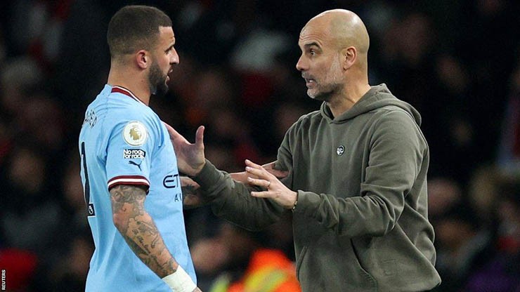 Walker đổ vỡ quan hệ với HLV Guardiola