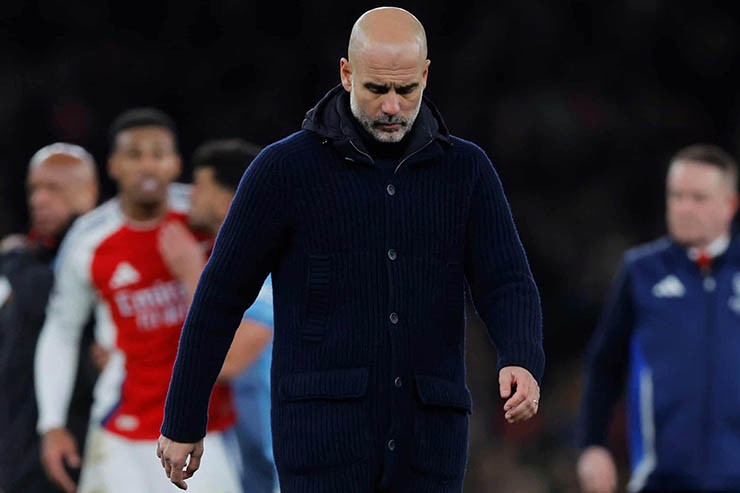 Man City của HLV Guardiola vừa thua thảm Arsenal 1-5