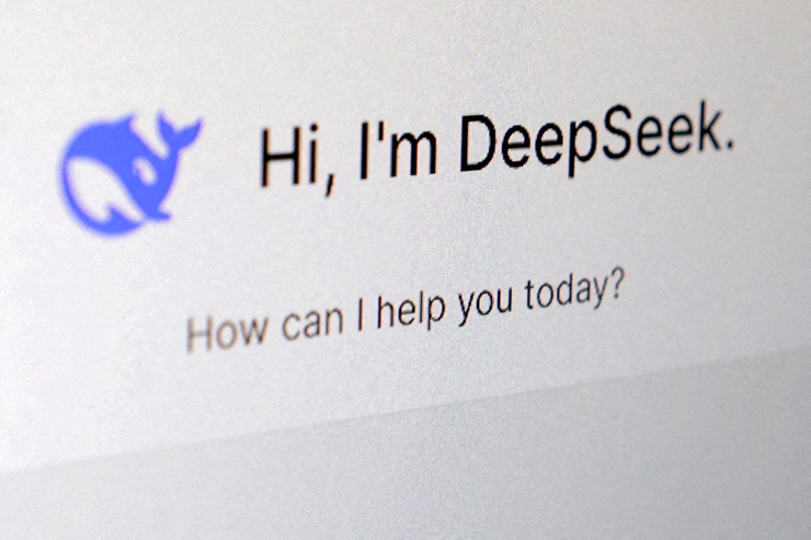 DeepSeek hạn chế người dùng vì quá tải.