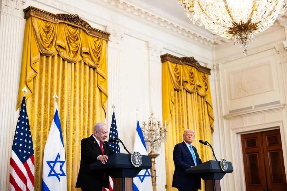 Tổng thống Mỹ Donald Trump (phải) và Thủ tướng Israel Benjamin Netanyahu tại Nhà Trắng hôm 4-2. Ảnh: THE NEW YORK TIMES