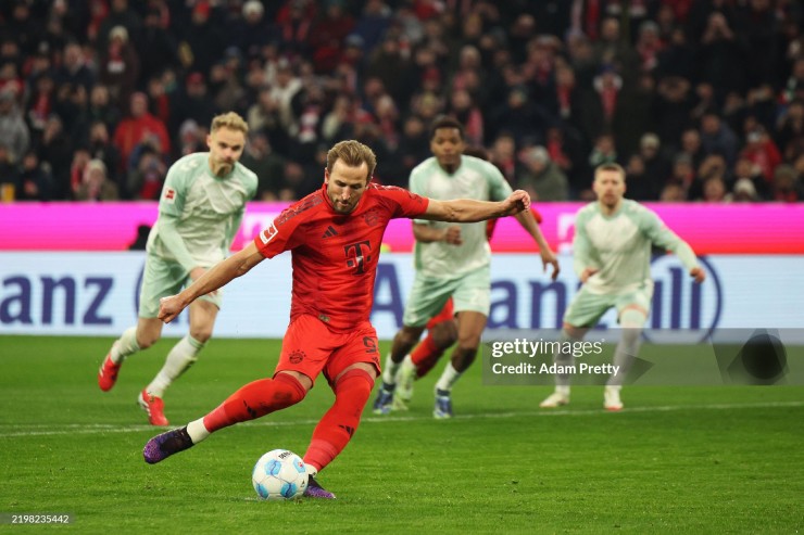 Harry Kane lập công trên chấm phạt đền