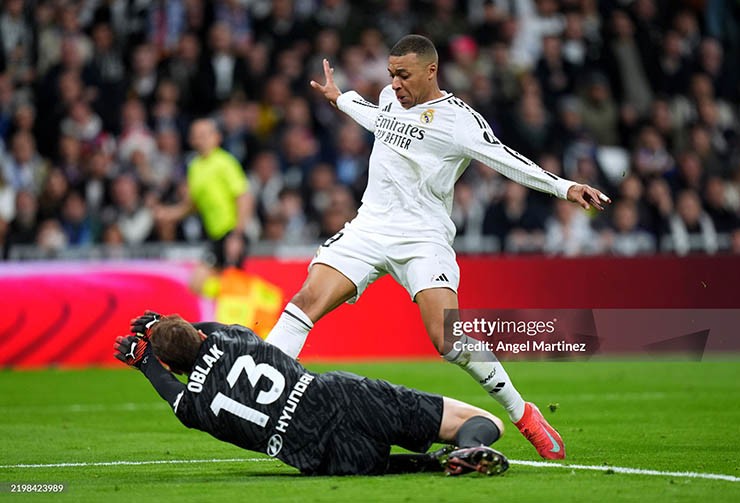 Nỗ lực của Mbappe cuối trận derby Madrid