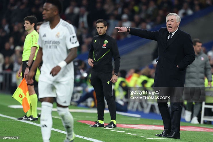 Các quyết định thay người của HLV Ancelotti diễn ra quá muộn