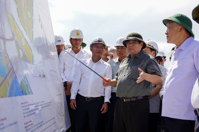 Thủ tướng Phạm Minh Chính kiểm tra dự án Cảng Liên Chiểu và khu vực dự kiến xây dựng Khu thương mại tự do Đà Nẵng, tháng 9/2024. Ảnh: Nguyễn Đông