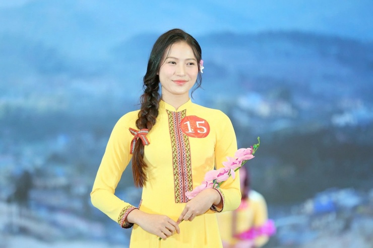 Lữ Thị Phương (2002, Thanh Hóa), đang thi đấu cho VTV Bình Điền Long An. Cô gây chú ý khi đoạt danh hiệu "Miss áo dài" tại giải bóng chuyền nữ quốc tế VTV9 Bình Điền 2024