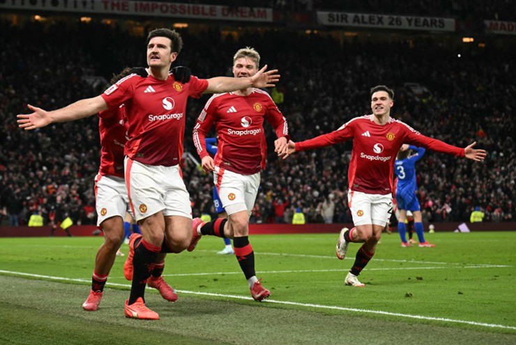 MU thắng ngược&nbsp;Leicester City ở vòng 4 FA Cup nhờ bàn thắng gây tranh cãi của&nbsp;Maguire