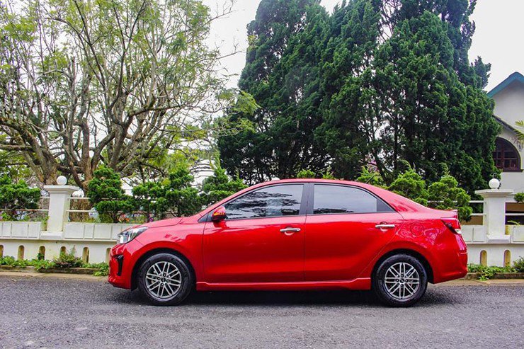 Mazda2 đối đầu Soluto: Đỉnh cao công nghệ chạm trán thực dụng tối giản - 8