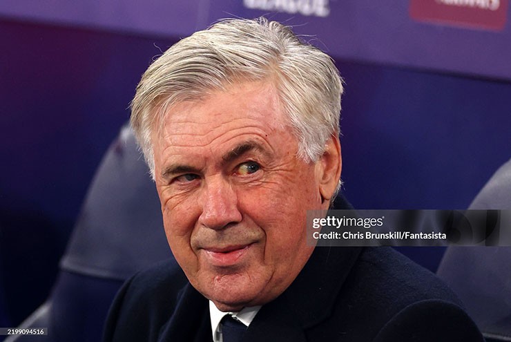 HLV Ancelotti thể hiện sự già dơ trước Pep Guardiola