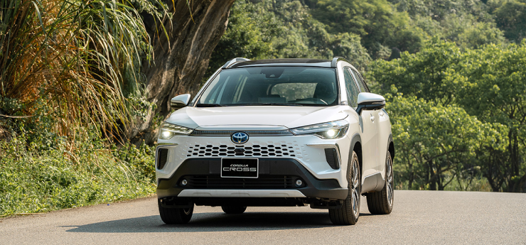 Corolla Cross Hybrid: Kẻ "lặng lẽ" định nghĩa SUV bền vững - 2