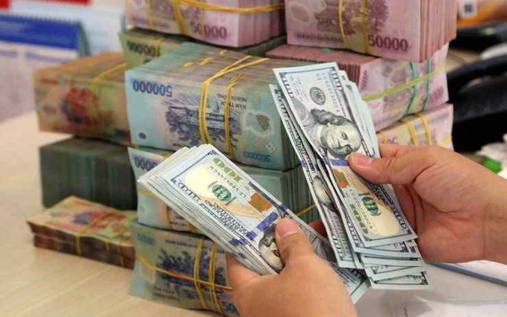 Tỉ giá USD/VND tăng mạnh trong thời gian gần đây.