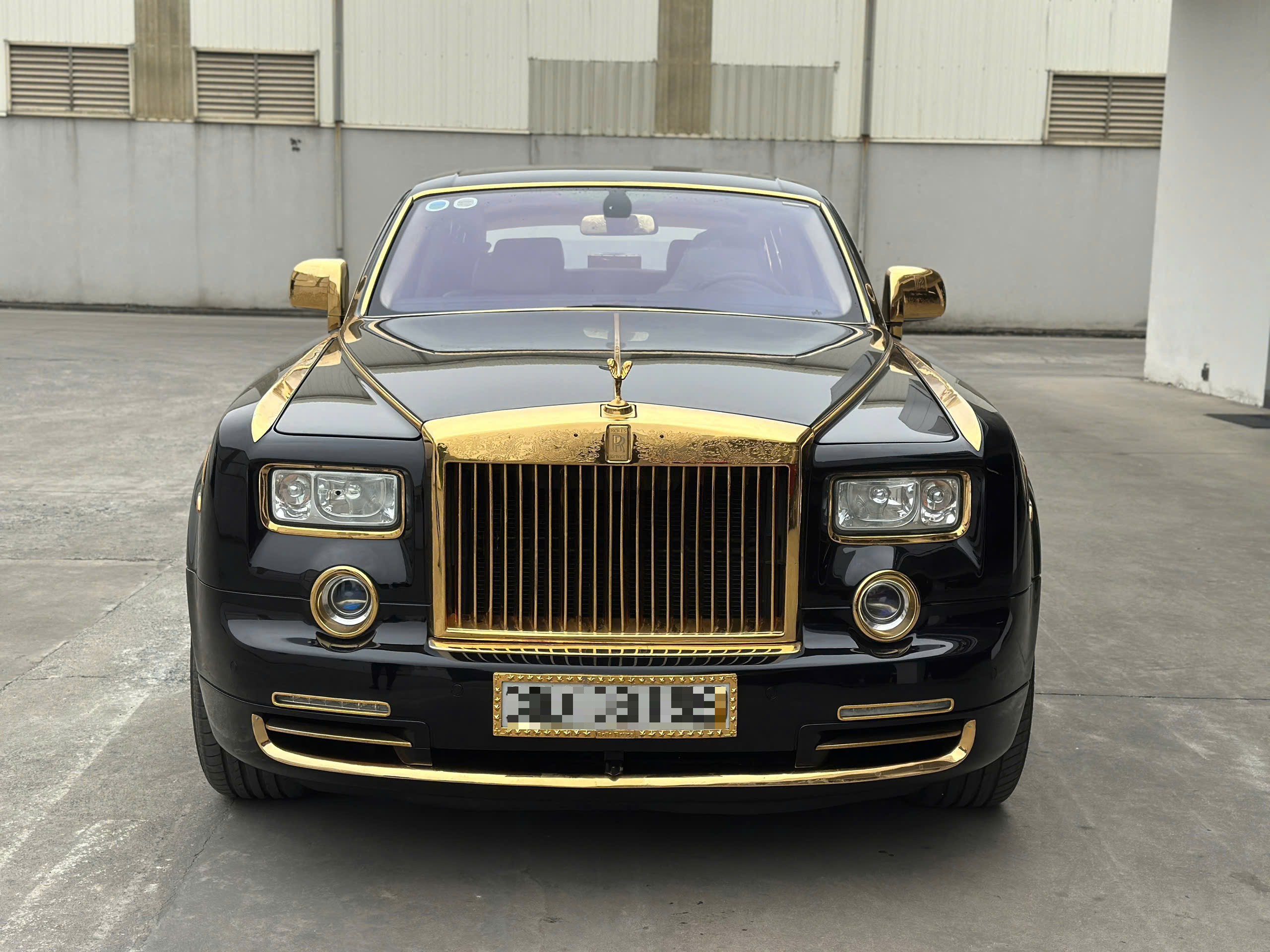 Xe thuộc thế hệ Rolls-Royce Phantom thứ 7.