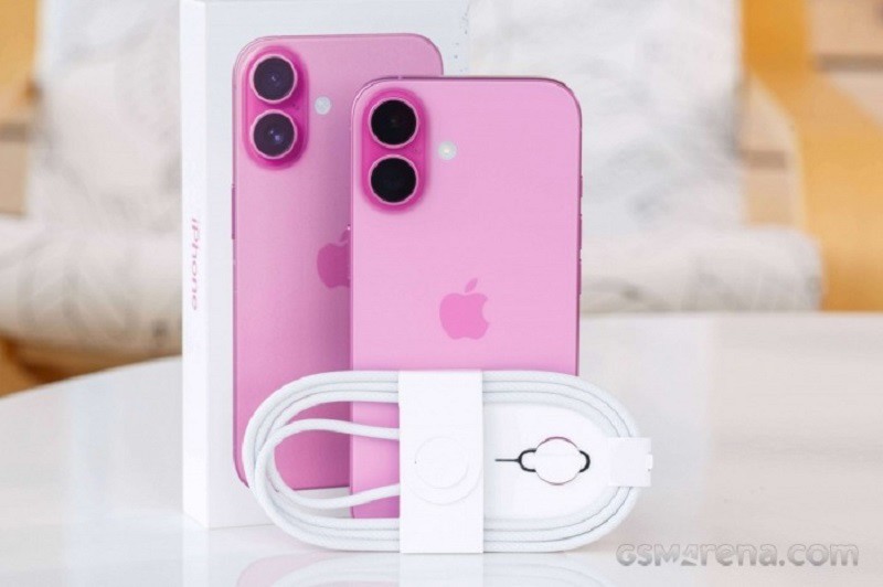 iPhone 16 có&nbsp;thiết kế cụm camera đặt dọc.