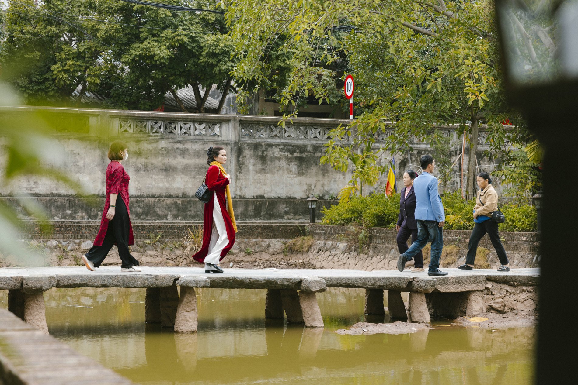 Ngôi chùa cổ cách Hà Nội 60km, sở hữu nhiều &#39;báu vật&#39; hút khách du xuân - 9