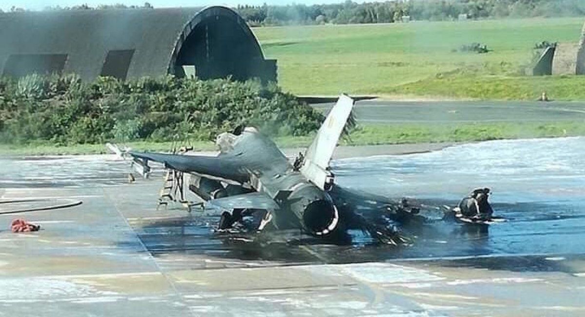 Tiêm kích F-16 bốc cháy ở căn cứ không quân Bỉ (ảnh: VRT News)