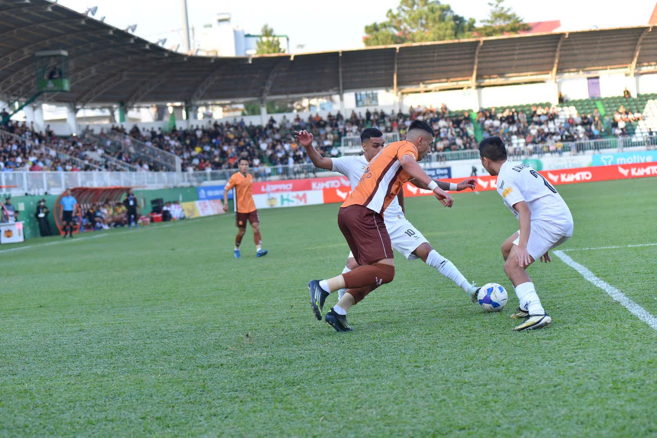 Trực tiếp bóng đá HAGL - Bình Định: Phung phí cơ hội phút 90+3 (Hết giờ) - 1