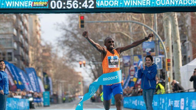 Jacob Kiplimo phá sâu kỷ lục bán marathon thế giới, bước nhảy vĩ đại trong lịch sử - 3