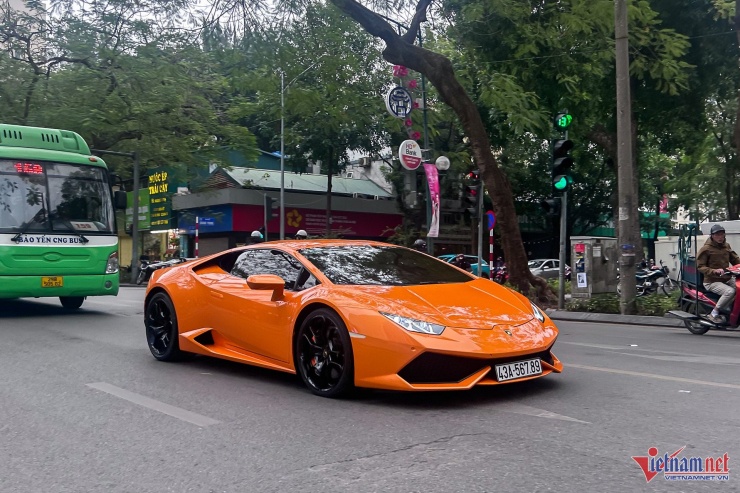 Đại gia Hà Nội tậu Lamborghini biển 567.89, biển số bằng nửa giá trị siêu xe - 1