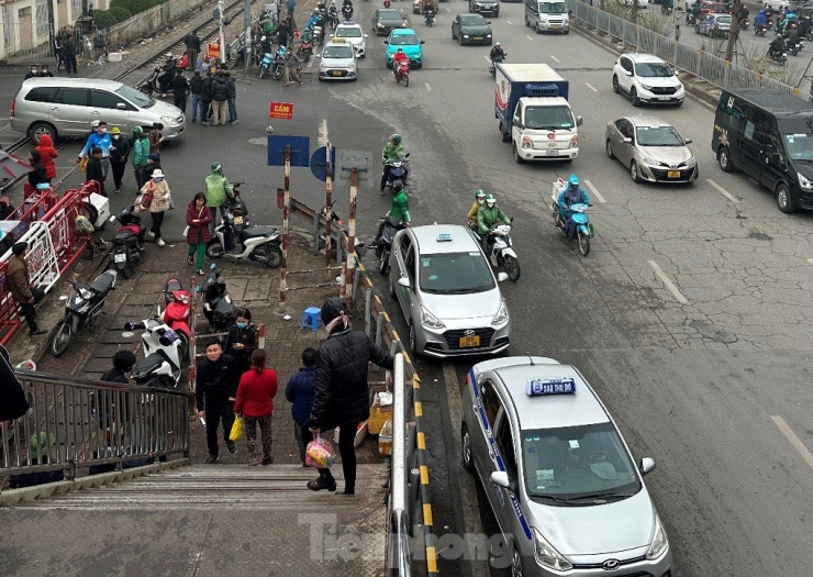 Xe ô tô taxi, hợp đồng che biển để &#39;né&#39; camera xử phạt nguội - 8