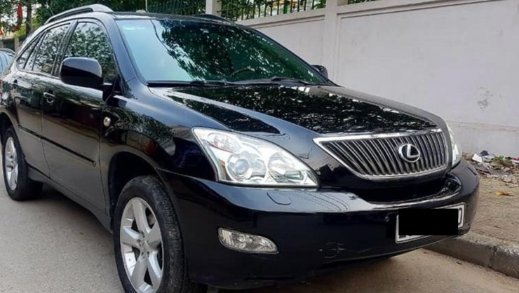 Xe Lexus RX 330 AWD 2006 giá 350 triệu đồng.&nbsp;