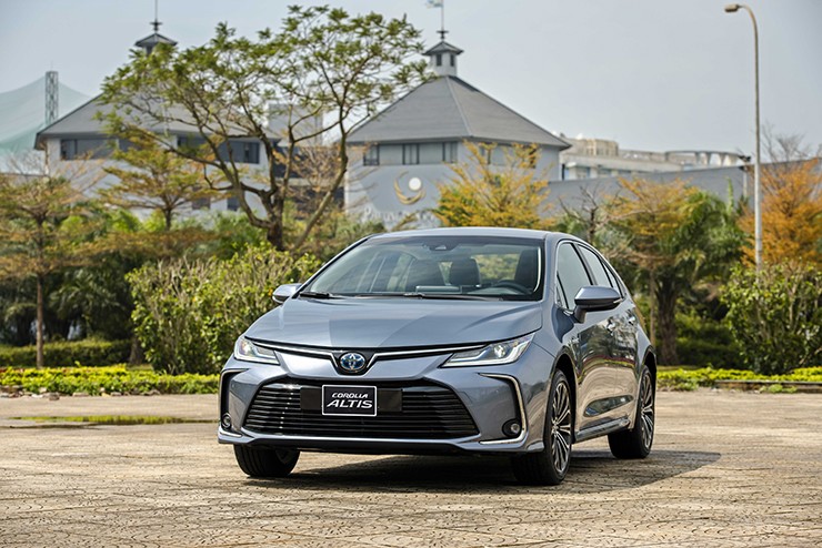 Giá xe Toyota Corolla Altis niêm yết và lăn bánh tháng 2/2025 - 4