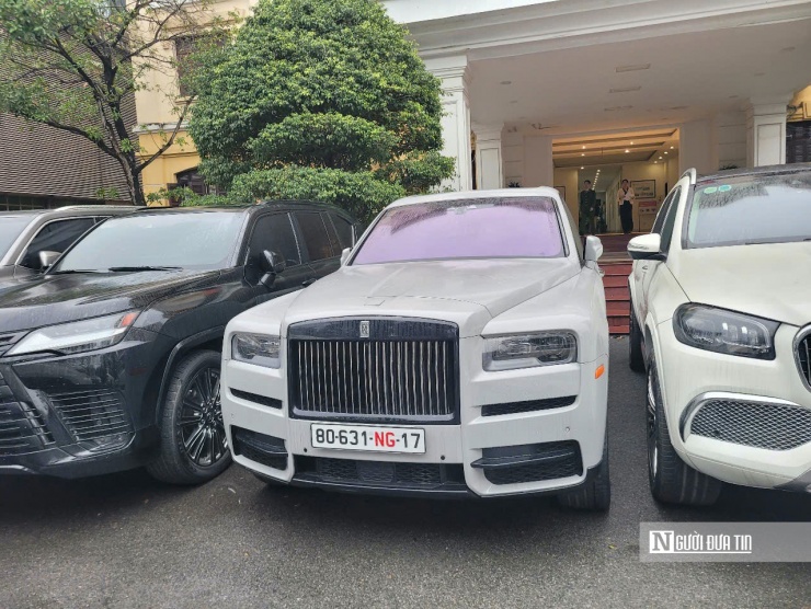 Chiếc xe siêu sang Rolls-Royce của Đỗ Huy Hoàng.