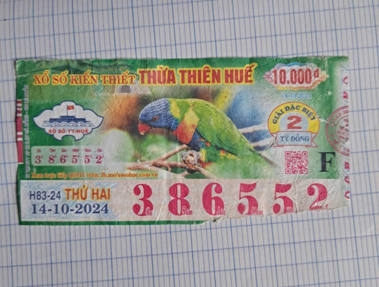 Tờ vé số trúng giải đặc biệt 2 tỉ đồng của bà Ng. nhưng không được trả thưởng.