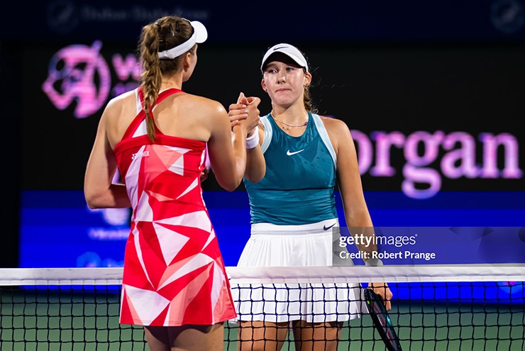 Andreeva&nbsp;trở thành tay vợt trẻ nhất lọt vào một trận chung kết cấp độ WTA 1000