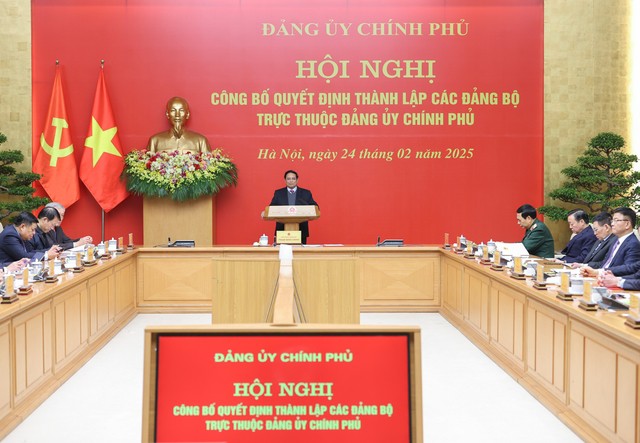 Bí thư Đảng ủy Chính phủ, Thủ tướng Chính phủ Phạm Minh Chính chủ trì Hội nghị công bố Quyết định của Đảng ủy Chính phủ về việc thành lập 15 đảng bộ trực thuộc Đảng ủy Chính phủ. Ảnh: Nhật Bắc