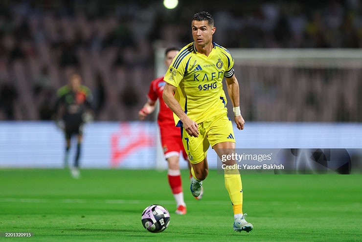 Ronaldo mở tỉ số cho Al Nassr ngay đầu hiệp 2