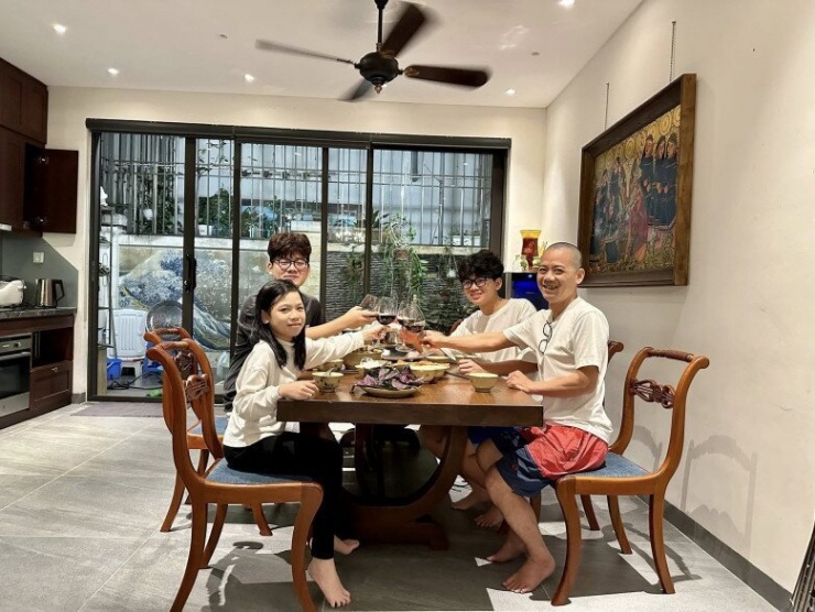"Cụ Đoành" Trần Bình Trọng khoe nhà ở quê có vườn rau xanh mướt, cơ ngơi đang sống sang trọng "hết nước chấm" - 11